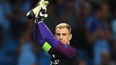MANCHESTER, ENGLAND - AUGUST 24:  Joe Hart of Manchester City applauds the fans after the UEFA Champions League Play-off Second Leg match between Manchester City and Steaua Bucharest at Etihad Stadium on August 24, 2016 in Manchester, England.  (Photo by Michael Regan/Getty Images)