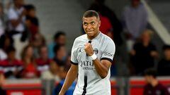 Paris Saint-Germain's French forward Kylian Mbappe celebrates scoring his team's seventh goal during the French L1 football match between Lille OSC and Paris-Saint Germain (PSG) at Stade Pierre-Mauroy in Villeneuve-d'Asq, northern France on August 21, 2022. (Photo by FRANCOIS LO PRESTI / AFP)