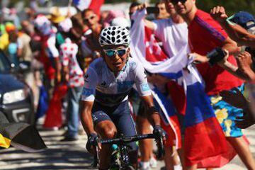 MODANE VALFREJUS, FRANCE - JULY 25:  Nairo Quintana of Colombia and Movistar Team attacks on the Alpe d'Huez during the twentieth stage of the 2015 Tour de France, a 110.5 km stage between Modane Valfrejus and L'Alpe d'Huez on July 25, 2015 in Modane Valfrejus, France.  (Photo by Bryn Lennon/Getty Images)