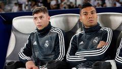 Valverde y Casemiro, en el banquillo del Real Madrid en la final del Mundial de Clubes 2018. El brasile&ntilde;o estaba entonces reci&eacute;n salido de una lesi&oacute;n.