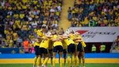 SOLNA, SWEDEN - JUNE 28: Players of Sweden comes together during the Women's International Friendly match between Sweden and Brazil at Friends Arena on June 28, 2022 in Solna, Sweden. (Photo by David Lidstrom/Getty Images)