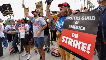 After 146 days of striking, previously unhappy writers have agreed a tentative deal with major film and TV studios.