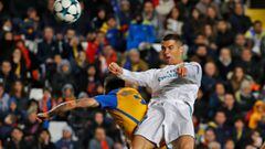 El campeón Real Madrid se mete en octavos con goleada