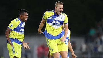 Juventus defender De Ligt 'ready for a new step', says Raiola