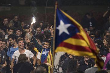 Crowds gather to await the result of the controversial Independence Referendum at the Placa de Catalunya on October 1, 2017 in Barcelona, Spain.