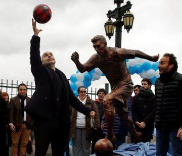 Lionel Messi statue unveiled in Buenos Aires