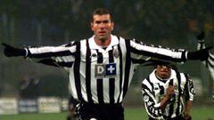 Zinedine Zidane, con la camiseta de la Juventus.