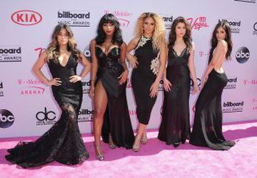 Las integrantes de Fifth Harmony Ally Brooke, Normani Kordei, Dinah Jane, Lauren Jauregui, y Camila Cabello a su llegada a la gala de los Billboard Music Awards en el T-Mobile Arena, en Las Vegas, Nevada. 