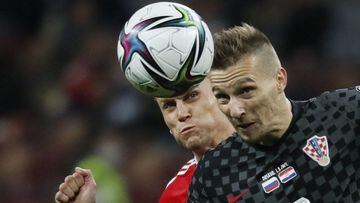 Mislav Orsic y Denis Cheryshev en el empate entre Croacia y Rusia en Mosc&uacute;.