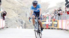 Mikel Landa llega a la meta de Ceresole Reale en el Giro de Italia.   