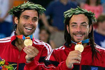 Nicolás Massú y Fernando González sellaron la primera presea dorada de la historia de Chile en Juegos Olímpicos tras vencer a la dupla alemana compuesta por Nicolas Kiefer y Rainer Schüttler.