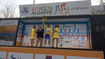 Gaviria gana con una polémica maniobra a Greipel en Algarve