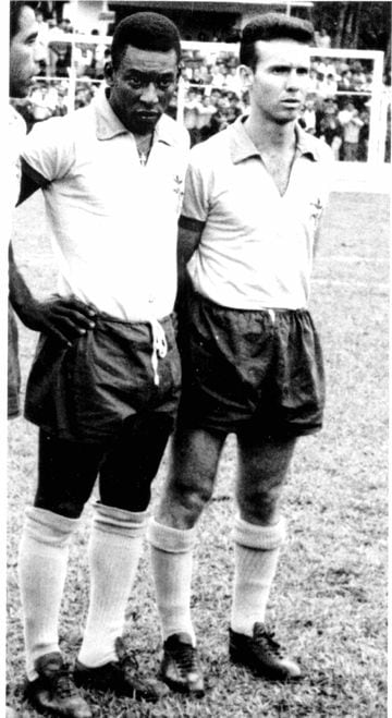 El goleador más joven en un Mundial de Fútbol es el que fue delantero de la selección brasileña, Pelé. Fue en la Copa del Mundo de Fútbol celebrada en Suecia en 1958, cuando Pelé, que contaba con 17 años años y 239 días, marcó para la Selección de Brasil 