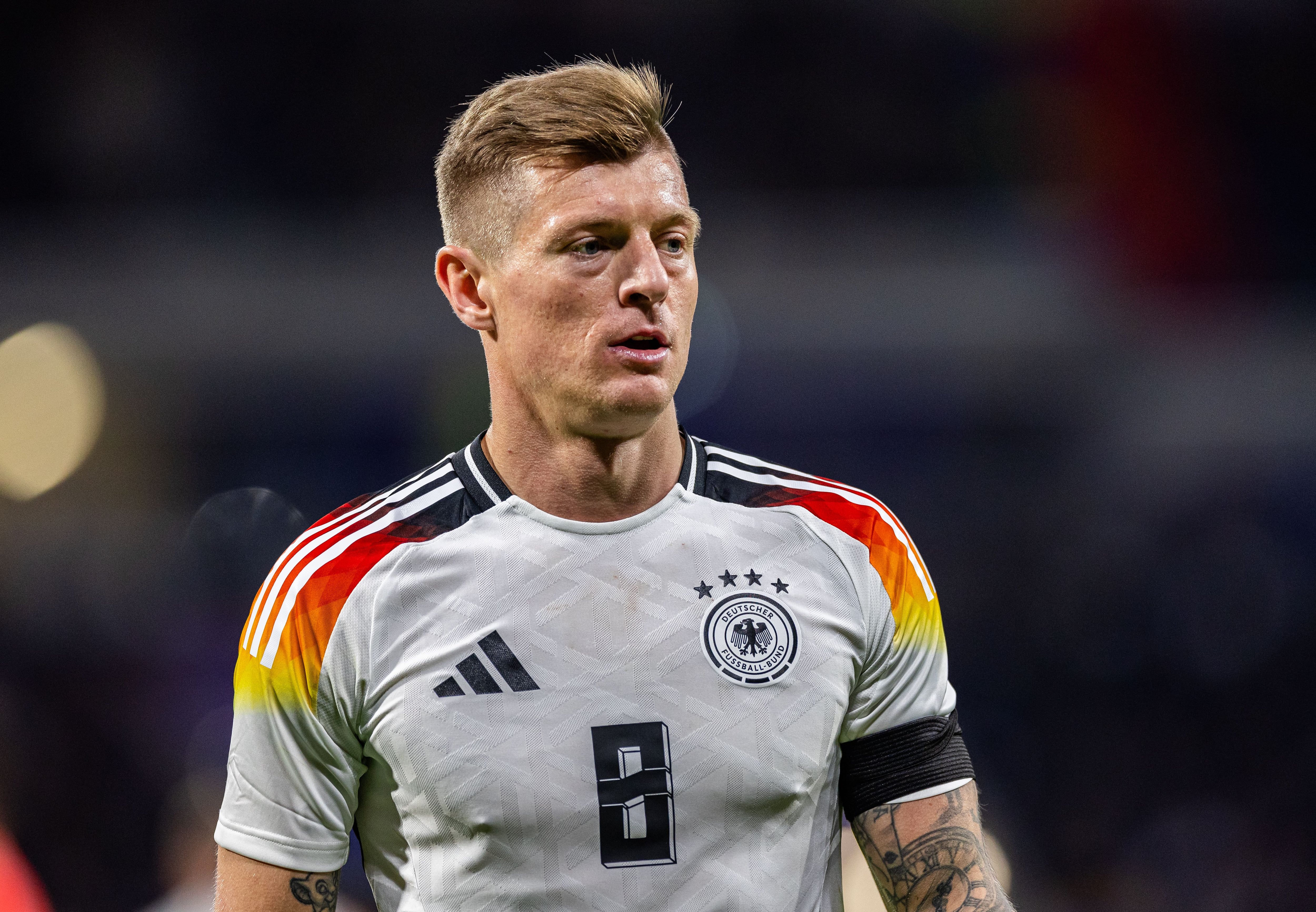 Kroos resucita a Alemania