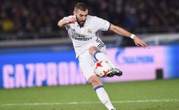 Karim Benzema of Real Madrid strikes at goal during the FIFA Club World Cup final match between Real Madrid and Kashima Antlers