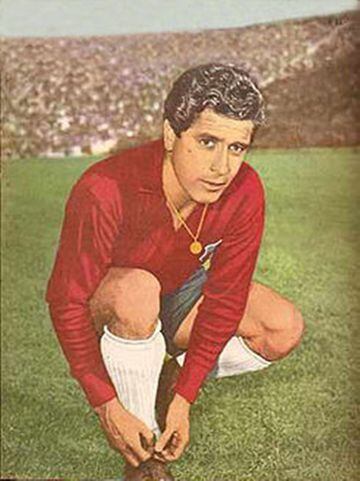 El futbolista chileno estuvo en Racing el año 1962 y no consiguió títulos en su estadía.