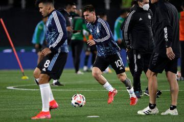 Lionel Messi y Argentina recibieron esta noche a Bolivia en el Estadio Monumental, en duelo correspondiente a las Eliminatorias Mundialistas de CONMEBOL.