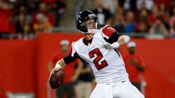 TAMPA, FL - NOVEMBER 3: Quarterback Matt Ryan #2 of the Atlanta Falcons drops back to pass during the second quarter of an NFL game against the Tampa Bay Buccaneers on November 3, 2016 at Raymond James Stadium in Tampa, Florida.   Brian Blanco/Getty Images/AFP == FOR NEWSPAPERS, INTERNET, TELCOS &amp; TELEVISION USE ONLY ==