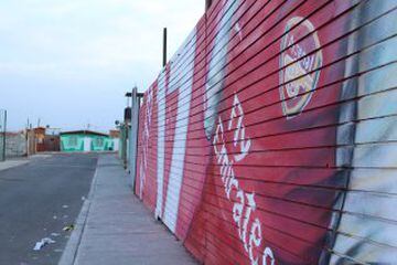 El mural del delantero Alexis Sánchez con la camiseta de Arsenal fue el último que se estrenó en Tocopilla. 