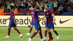 BARCELONA , 23/09/2023.- Los jugadores del FC Barcelona celebran el tercer gol de su equipo (anotado por Cancelo -c-) durante el encuentro de la jornada 6 de LaLiga entre FC Barcelona y RC Celta de Vigo, este sábado en el Estadio Olímpico de Montjuic, en Barcelona. EFE/ Toni Albir
