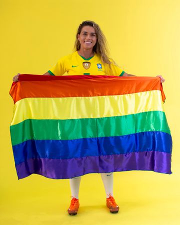 La Selección Brasileña Femenina, que actualmente disputa la Copa América, reitera su apoyo a la causa LGBTQIAP+, buscando reforzar la lucha contra los prejuicios y la violencia por orientación sexual o identidad de género.