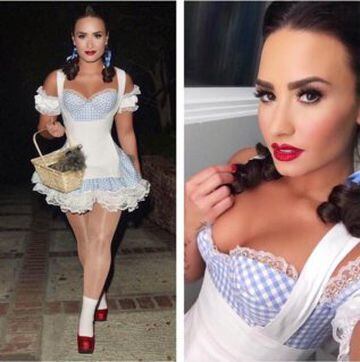 Demi Lovato con un atrevido disfraz de la niña de ‘El mago de Oz’, Dorothy. @ddlovato