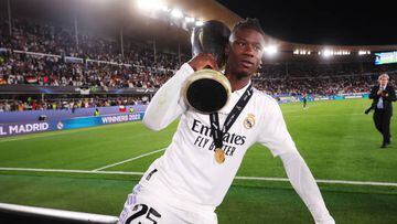 HELSINKI, FINLAND - AUGUST 10: Eduardo Camavinga of Real Madrid celebrates with the UEFA Super Cup trophy after the final whistle of the UEFA Super Cup Final 2022 between Real Madrid CF and Eintracht Frankfurt at Helsinki Olympic Stadium on August 10, 2022 in Helsinki, Finland. (Photo by Alex Grimm/Getty Images )