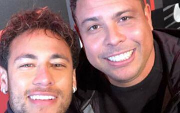 Ronaldo también se fotografió con Neymar.
