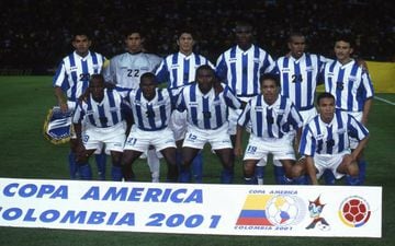 La selección de Honduras para la foto antes de su debut en la Copa América de Colombia 2001
