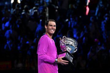 Rafael Nadal se ha convertido en el más grande de la historia del tenis tras conseguir su 21 Gran Slam tras vencer en la final de Open de Australia a Medvedev (2-6, 6-7(5), 6-4, 6-4, 7-5).
