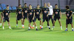 El entrenador Tite comanda un entrenamiento de la selecci&oacute;n brasile&ntilde;a.