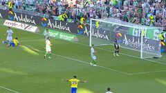 El gol que despierta críticas a Bravo: Pellegrini lo defendió