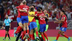 DOHA, QATAR - JUNE 14: Costa Rica players celebrate after their sides victory and qualification for the 2022 FIFA World Cup during the 2022 FIFA World Cup Playoff match between Costa Rica and New Zealand at Ahmad Bin Ali Stadium on June 14, 2022 in Doha, Qatar. (Photo by Mohamed Farag/Getty Images)