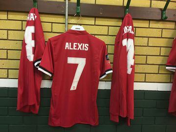 YEOVIL, ENGLAND - JANUARY 26:  Alexis Sanchez of Manchester United's shirt hangs up in the dressing room ahead of  the Emirates FA Cup Fourth Round match between Yeovil Town and Manchester United at Huish Park on January 26, 2018 in Yeovil, England.  (Photo by John Peters/Man Utd via Getty Images)