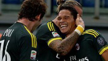 Carlos Bacca celebra un nuevo gol con el AC Milan, equipo al que lleg&oacute; procedente del Sevilla por 30 millones de euros