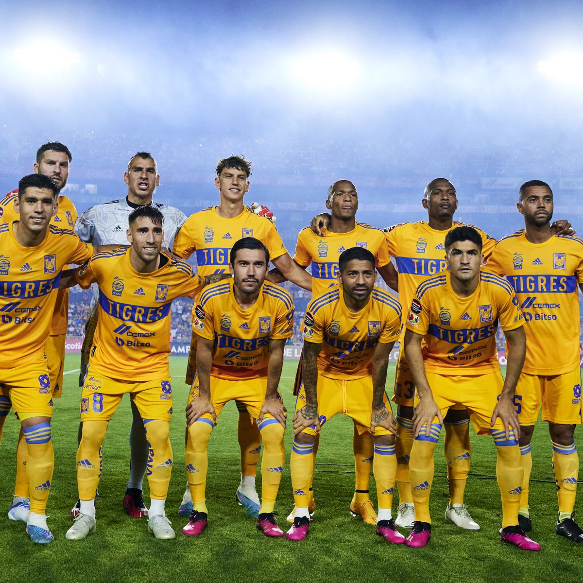 How many Liga MX titles have Club América and Tigres won? - AS USA