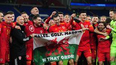 CARDIFF, WALES - NOVEMBER 19: Wales celebrate at full time during the UEFA Euro 2020 Group E Qualifier match between Wales and Hungary at the Cardiff City Stadium on November 19, 2019 in Cardiff, Wales. (Photo by Athena Pictures/Getty Images)
19/11/19  PARTIDO CLASIFICACION EUROCOPA 2020
FASE DE GRUPOS GRUPO E  
GALES - HUNGRIA  BANDERA DE GALES 
WALES  GOLF  MADRID GARETH BALE REAL MADRID  
ALEGRIA CLASIFICACION