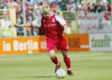 Tobias Rau era considerado uno de los mejores laterales izquierdos en Alemania. A pesar de que en el Wolfsburgo rindió a buen nivel, tras fichar por el Bayern de Múnich en la temporada 2003/04 no consiguió destacar. De hecho, estuvo jugando muchos partidos en el filial. Se marchó al Arminia Bielefeld en 2005 hasta el año 2009.