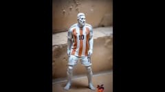 To some, Lionel Messi is like a God, and one fan even made this clever animation of one of Messi’s goals, but in it, he’s portrayed as an actual Greek God.