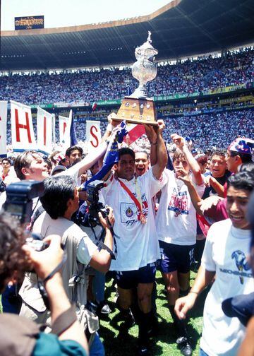 La final con más diferencia entre ambos equipos. Guadalajara se alzó con su décimo título gracias al póker del ‘Gusano’ Nápoles, más otros más de Manuel Martínez y Paulo César Chávez. El global fue de 7-2.