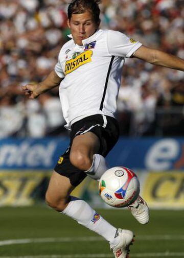 Matías Quiroga fue otra incorporación 'emblemática' de Hugo Tocalli como DT de Colo Colo. El argentino fichó en 2010, y tuvo un paso irregular por la tienda alba, en donde disputó 18 partidos, y anotó cuatro goles. En la actualidad, milita en el Club Atlético Atlanta de su país.