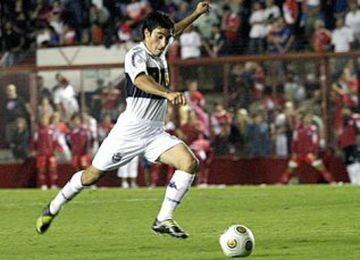 Álvaro Ormeño pertenecía a Gimnasia cuando fue considerado por Nelson Acosta para Venezuela 2007. Jugó tres partidos en el proceso que terminó con el "Puertordazo".