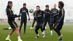 James Rodr&iacute;guez durante un entrenamiento con el Real Madrid.