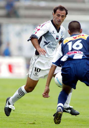 Este talentoso delantero argentino llegó a México en 1999 para jugar con Cruz Azul, después de unos años, el 'gambeta' jugó en la división de ascenso con Dorados en 2003 y Alacranes en 2005.