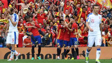 Spain 1-0 Czech Republic: Iniesta, Silva, Piqué... the main men