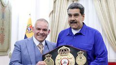 El presidente de Venezuela Nicolás Maduro recibió un título de campeón de la Asociación Mundial de Boxeo. Te contamos las razones.