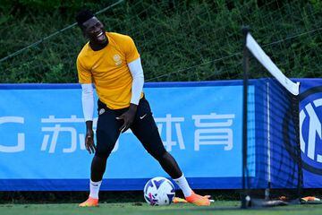 COMO, ITALY - AUGUST 02: André Onana of FC Internazionale in action during the FC Internazionale training session at the club's training ground Suning Training Center at Appiano Gentile on August 02, 2022 in Como, Italy. (Photo by Mattia Ozbot - Inter/Inter via Getty Images)