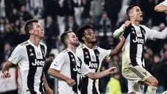 Jugadores de la Juventus celebrando el triunfo sobre SPAL por Serie A