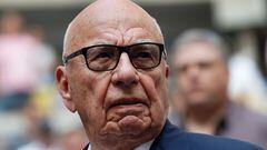 FILE PHOTO: Rupert Murdoch, Chairman of Fox News Channel, stands before Rafael Nadal of Spain plays against Kevin Anderson of South Africa.  REUTERS/Mike Segar/File Photo