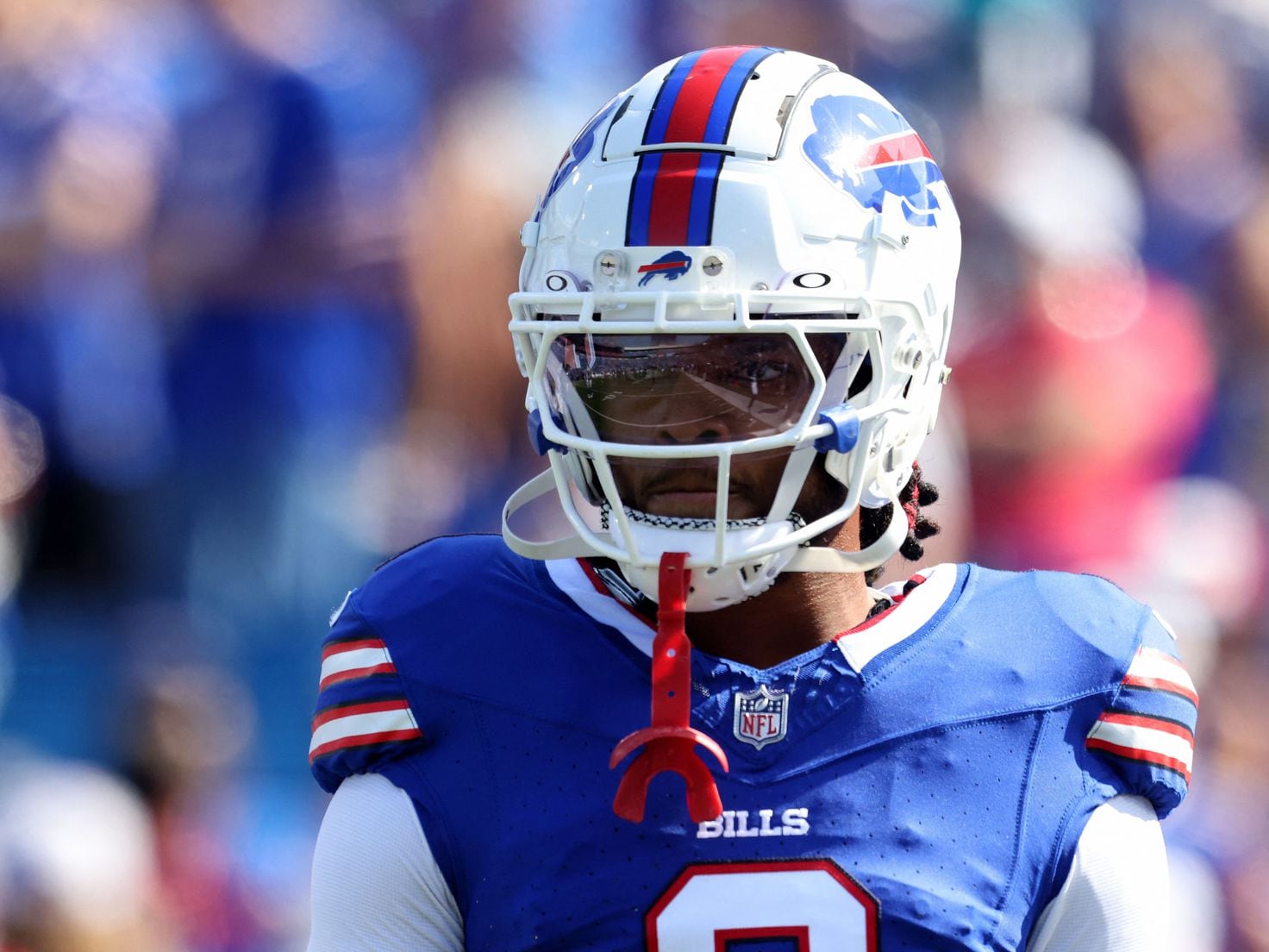 buffalo bills standing buffalo helmet